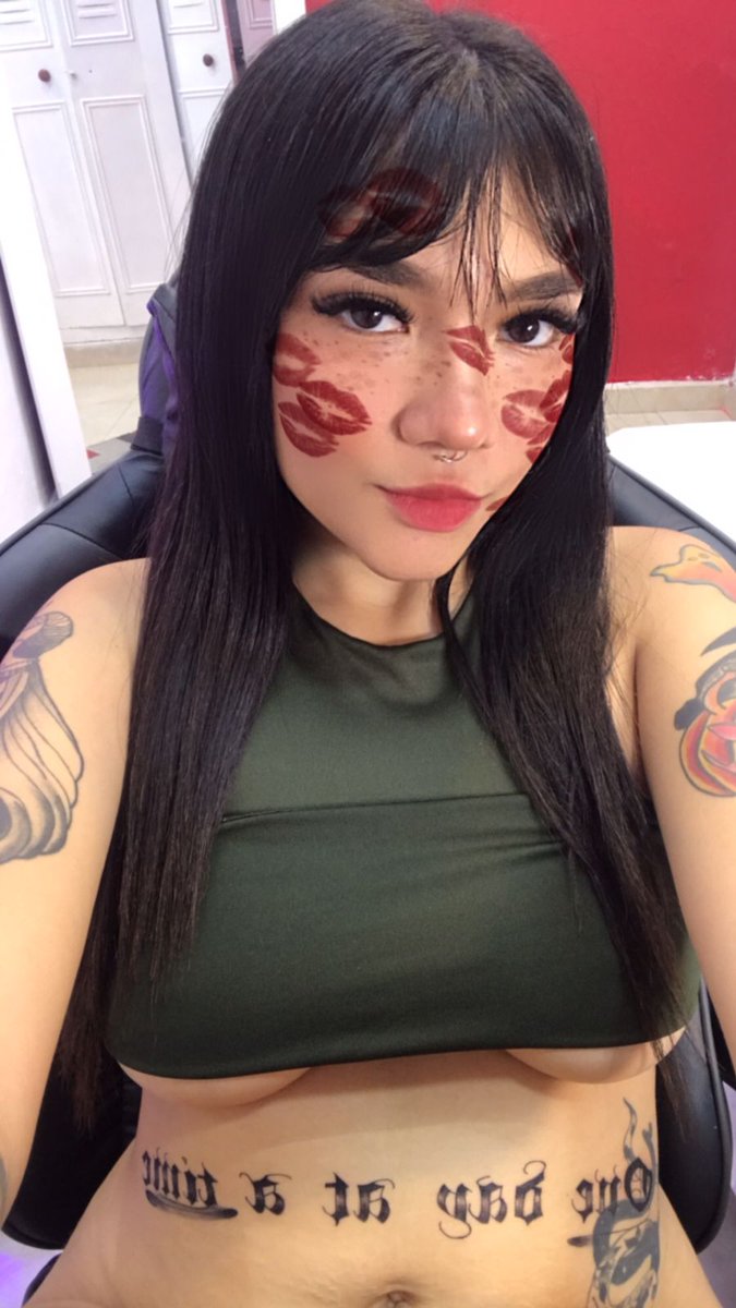 ElectraRoseeof's tweet photo. @catiescosplays would you teach me about anime? https://t.co/EwEVz30QdA