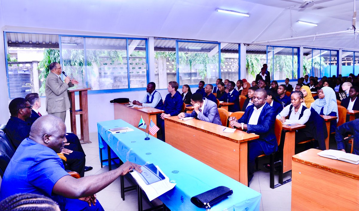 Today, @USAmbTanzania visited the Dr. Salim Ahmed Salim Center for Foreign Relations to give remarks and attend a Q&A session involving students and faculty. The Ambassador met with Director Dr. Felix Wandwe, and over 200 students, discussing economic diplomacy, his