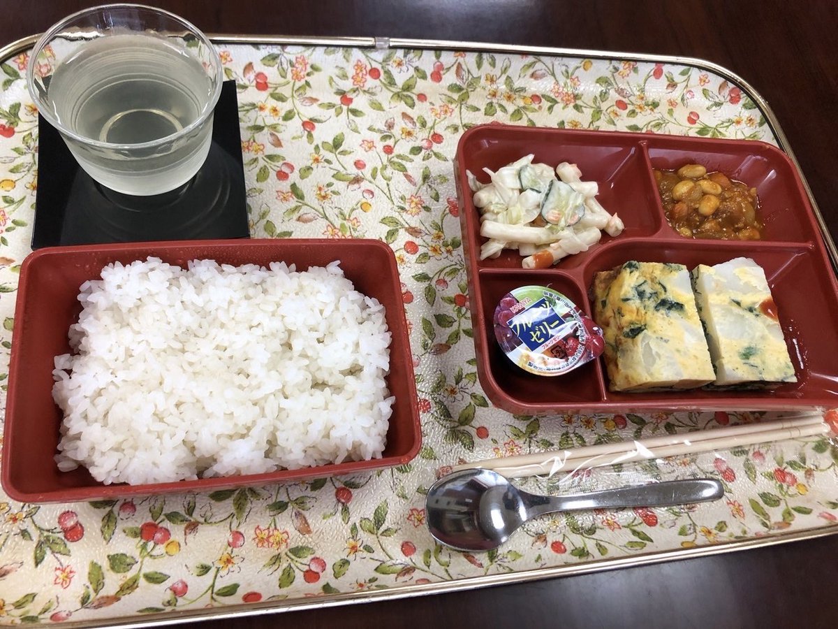 #舞鶴市 では中学校の給食無償化を二学期から実施します。一方で給食の残食が課題です。そのため、無償化に合わせて残食率の軽減を図る取り組みを実施を強化します。
その一環として、まずは僕自身が全中学を回ってこども達に食の重要性を訴えます。大人の理屈を聞かせるのではなくて、同じ目線で。