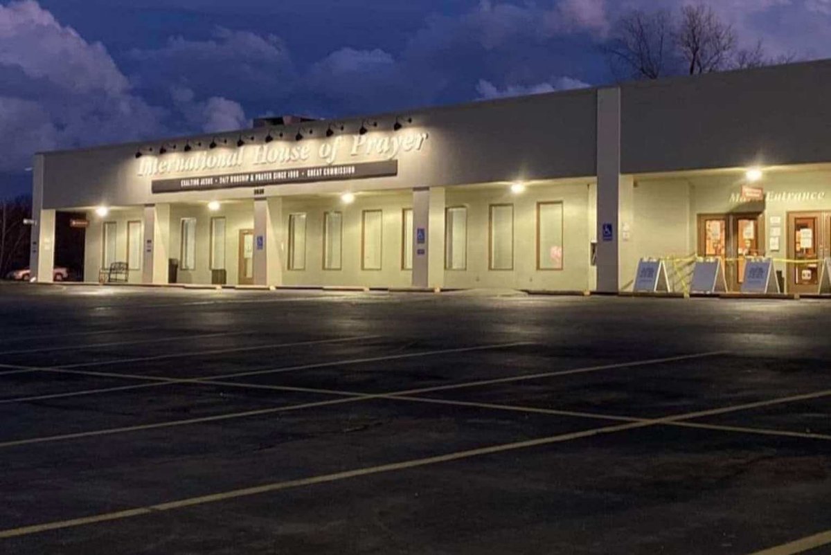 charismamag's tweet image. "I’m so sorry for the pain and difficulty that you’ve been through,” Bennett pleaded.

Read the rest of the article here 👉 zurl.co/4t7W

@ihopkc #forerunnerchurch #MikeBickle #scandal #church #CharismaMag #charismamedia