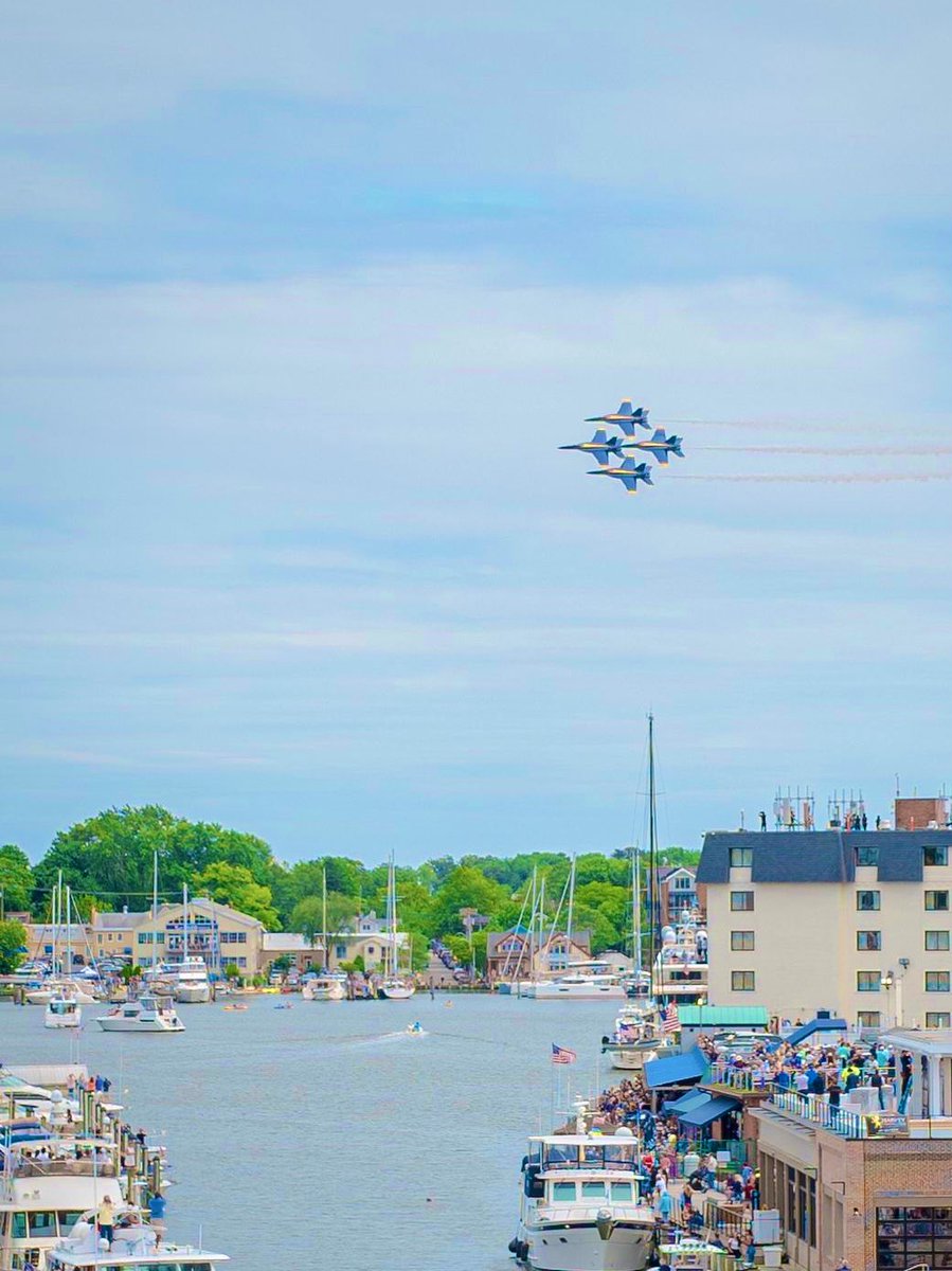ironroosterfood's tweet photo. One of the best weeks to be in Annapolis @BlueAngels β€οΈπ #commissioningweek #GoNavy https://t.co/3FcsWEPBBH