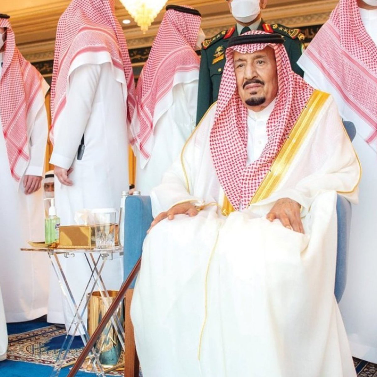🔴 The King Signs Off on Executions and Withholds Pardons Only the king in #SaudiArabia has the right to pardon in public rights cases. According to the ESOHR monitoring, the royal pardon issued annually never included detainees facing the death penalty. cutt.ly/4etRJnwM