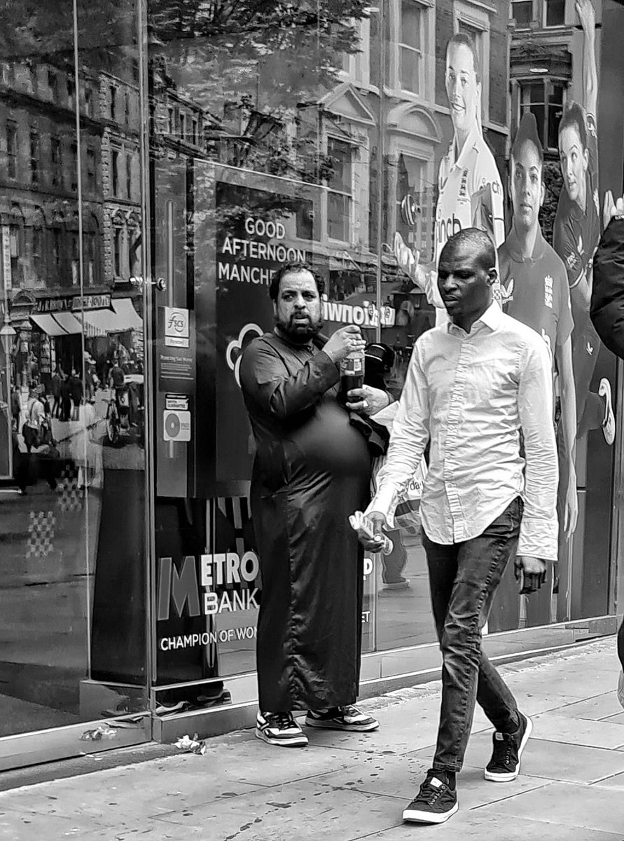 Style and culture in black and white #streetphoto #streetphotography #style #bnw #bnwphotography #galaxys20