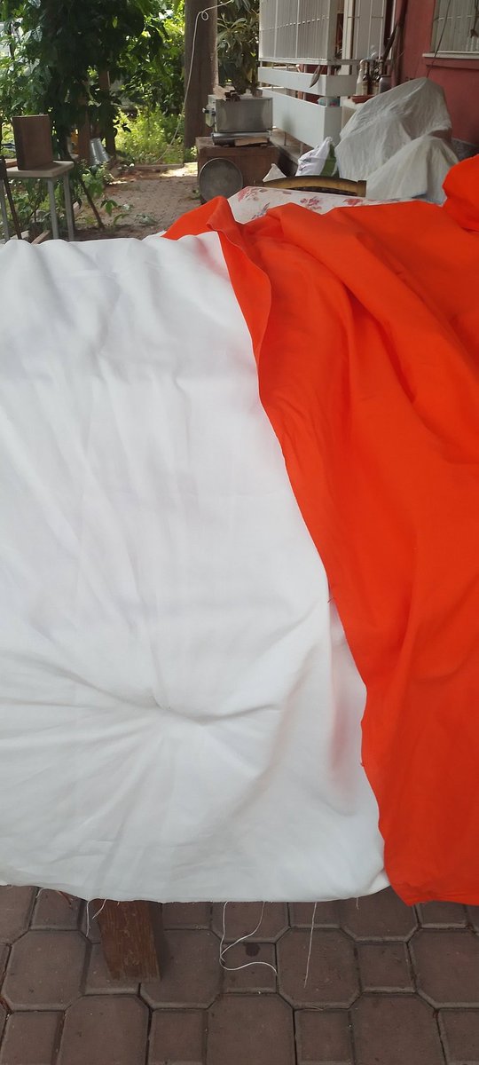 Bayrak kumaşı hazır.
Dikilip ASılacak. 
Adanaspor Sokağına.
<a href="/SelcukTabakan/">Selçuk Tabakan</a>