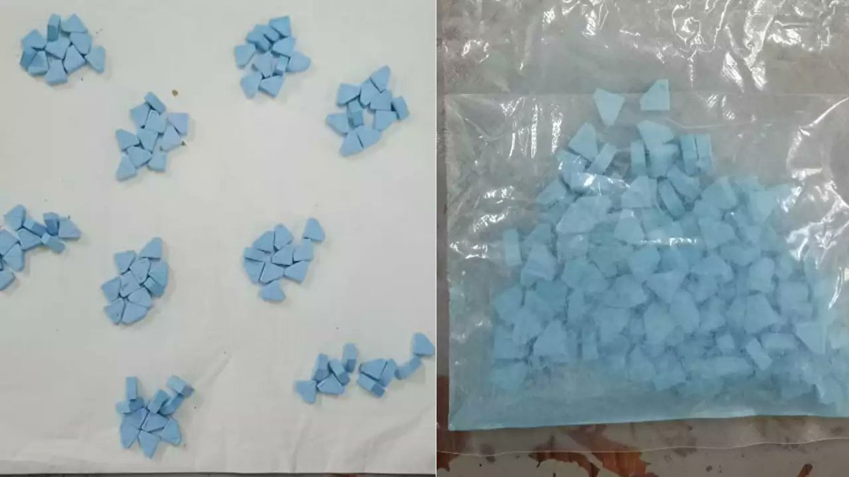 MDMA Drugs Value 67.56 Lakh Ki Pakda Mumbai Customs ZoneI Ne, 3 Logon Ko Arrest Kiya Gya Read Full News: bit.ly/4aCTwOJ #Arrested #Belgium #DrugBust #DrugsValue #MDMA #MDMATablets #mumbaicustoms #NasheKiLadai #ndps