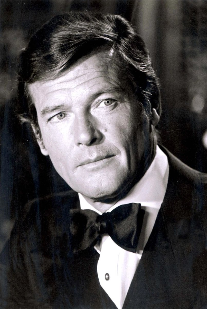 Remembering the handsome and charming Sir Roger Moore, who passed away on this day 7 years ago ❤️

Gone, but never forgotten.
#JamesBond #SirRogerMoore
#Rogertainment™