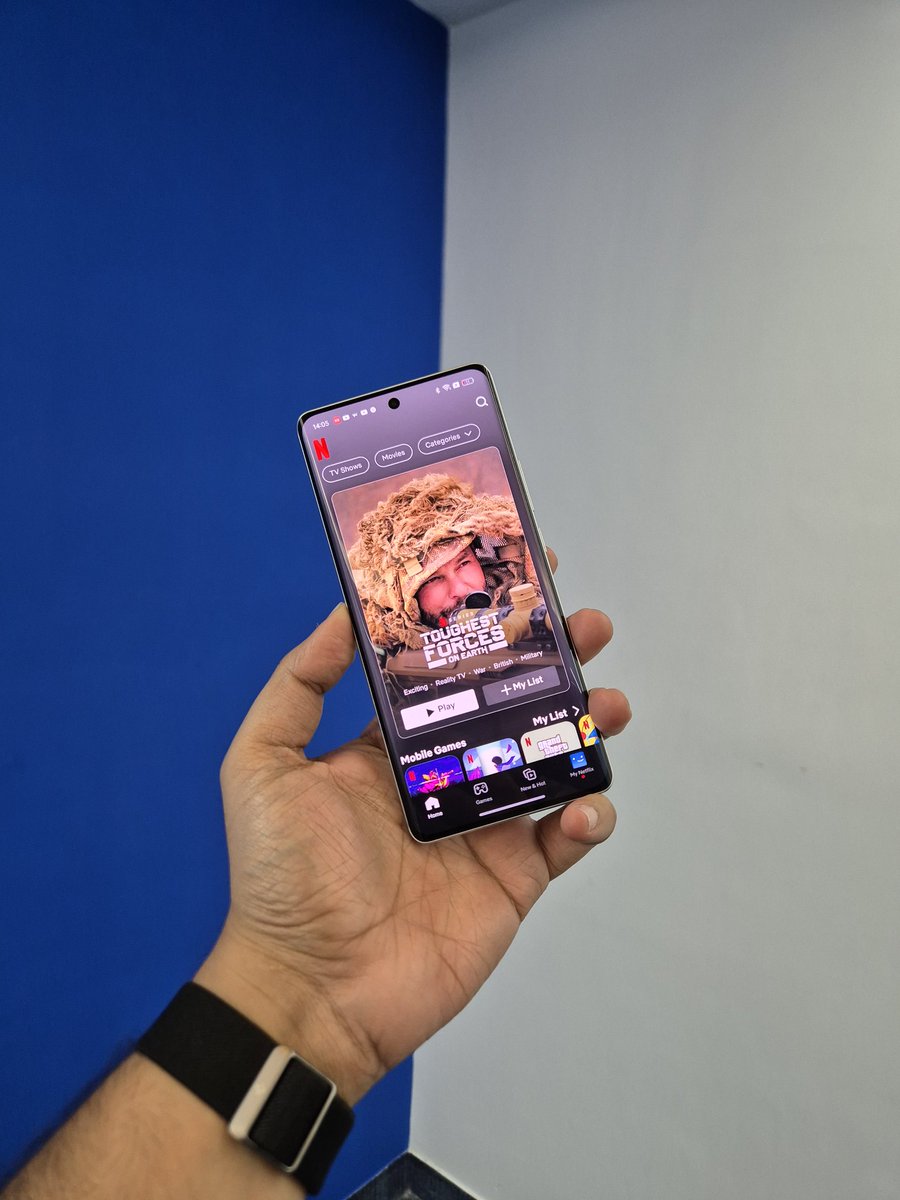Realme GT 6T has 6000 nits of peak brightness. What's funny is that there is no support for HDR on Netflix, which most of use to watch HDR content. YouTube does support it, but how many HDR videos do we actually watch on YouTube? So 6000 nits of brightness while great, is not