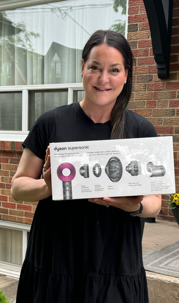 Thank you to everyone who stopped by the AV-CANADA booth at @cdnspecialevent Live. We're excited to announce the result of our draw, the winner of the DYSON SUPERSONIC HAIR DRYER is....*drum roll please*🥁 Hilary Hughes! CONGRATULATIONS!!! #eventprofs #meetings #events #AV