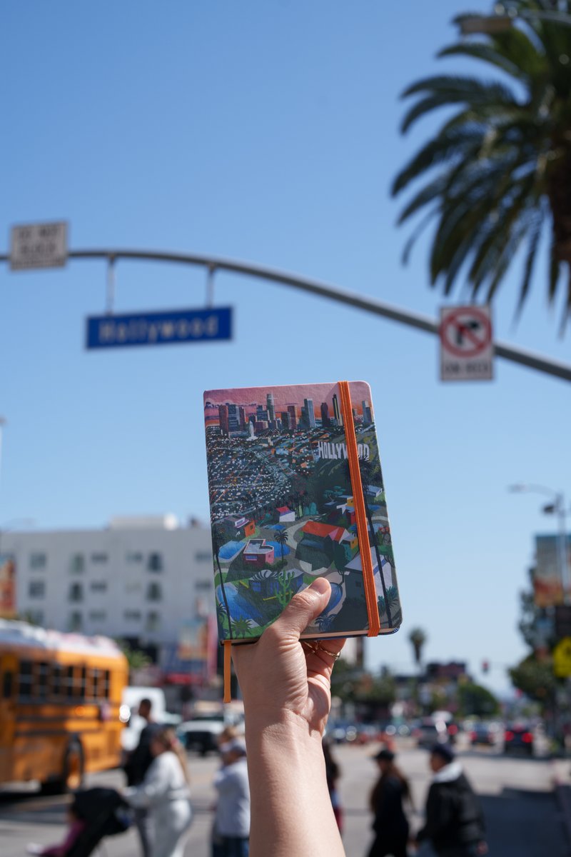 moleskine's tweet image. From the #HollywoodHills to the #SantaMonicaPier, from the morning sunshine to the golden hour, explore #LosAngeles through the eyes of illustrator #CarloStanga and inspire your creativity with the iconic city.

Discover more on moleskine.com/en-us/shop/lim…

#MoleskineIamtheCity