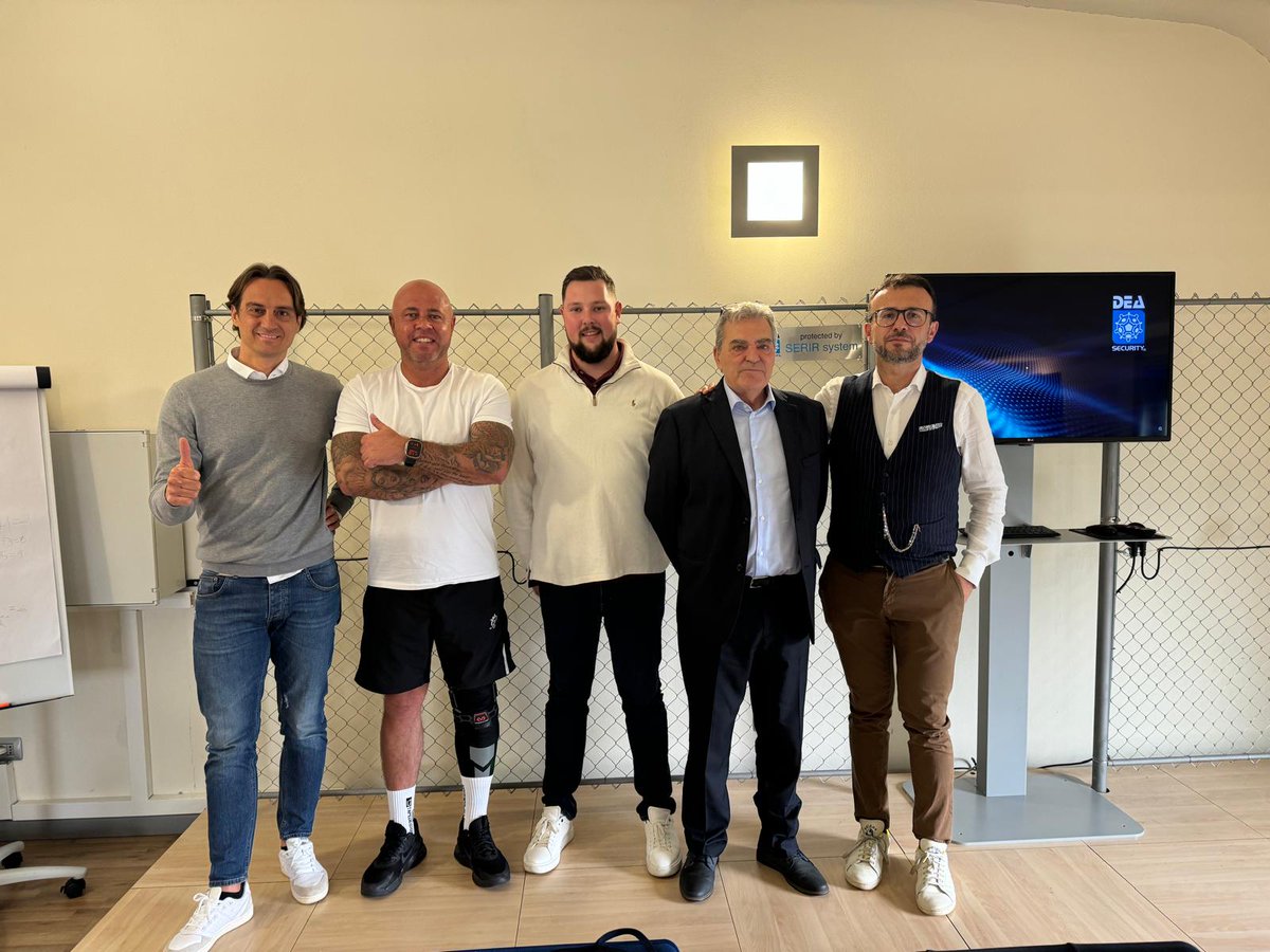 We just wrapped up two exceptional days hosting the guys from Fastline Steel Services UK Ltd, our exclusive distributor for UK and Ireland outdoor solutions.
Two days of technical and commercial discussions, with a ton of ideas and developments...
#pids #security #fastlinesteel