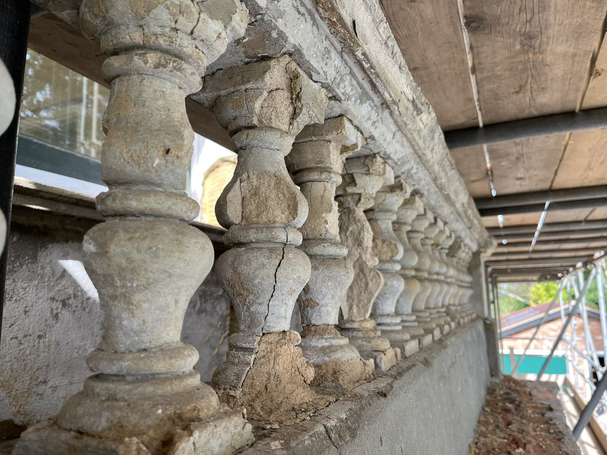 KLLangton's tweet image. ‘Match existing’ balustrade bottles being ‘squeezed’, spun &amp;amp; remoulded to be cast in crushed dolomite stone (Jesmonite). If you have a project we can help please just ask #jesmonite #industrialplasters #heritage #training #renovation #conservation #handcrafted #architects #lime