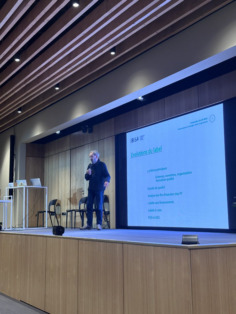 ANF ApiPhot à Lille. Présentation du <a href="/GIS_IBiSA/">GIS IBiSA</a> par Bruno Robert  #20ansRTmfm <a href="/RTMFM1/">MFM_Microscopy</a> <a href="/UMS_PLBS/">UAR PLBS</a> <a href="/RechercheUlille/">Recherche - Université de Lille</a> <a href="/CNRS_HdF/">CNRS Hauts-de-France</a> <a href="/GDR_ImaBio/">GDR ImaBio</a> <a href="/UFR3S_ULille/">UFR des Sciences de Santé et du Sport (UFR3S)</a>