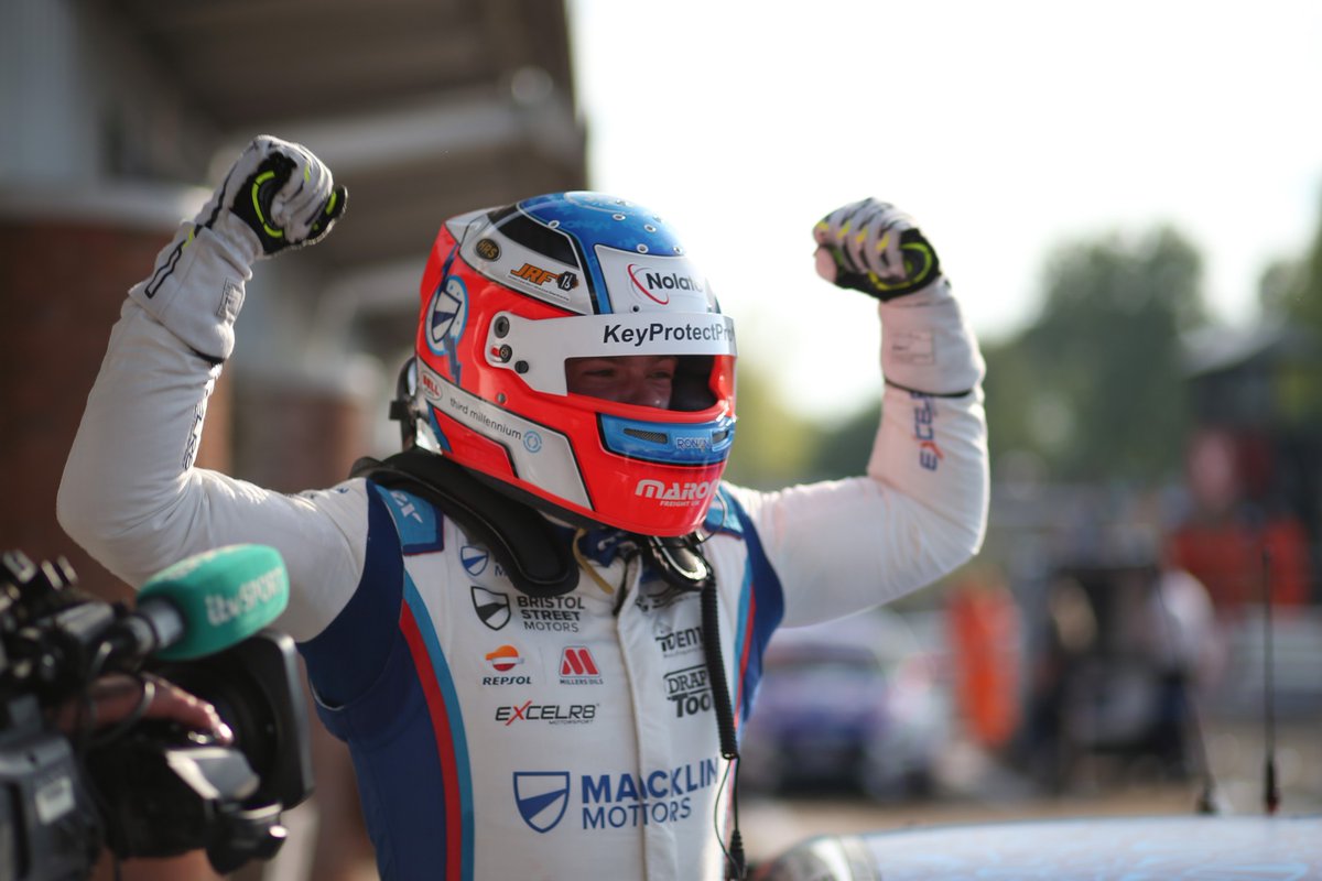 Maiden British Touring Car win for Ronan Pearson! 🏆  

Looking back to a couple weekends ago at Brands Hatch, BRDC Rising Star Ronan Pearson achieved his maiden <a href="/btcc/">BTCC</a> victory in superb style!  

We wish him the best of luck for this weekend in Snetterton.

📸 @PearsonRacing