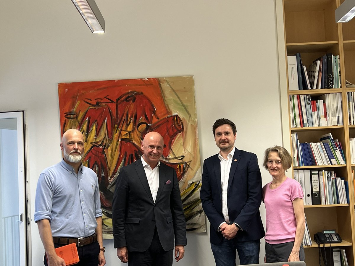 Yesterday I have met with the German doctors trade union @marburger_bund to discuss @EPSUnions activities . We agreed that the biggest challenge is workforce shortages. To that end we need improvements in the EU legislation such as @EndStressEU and adequate funding.