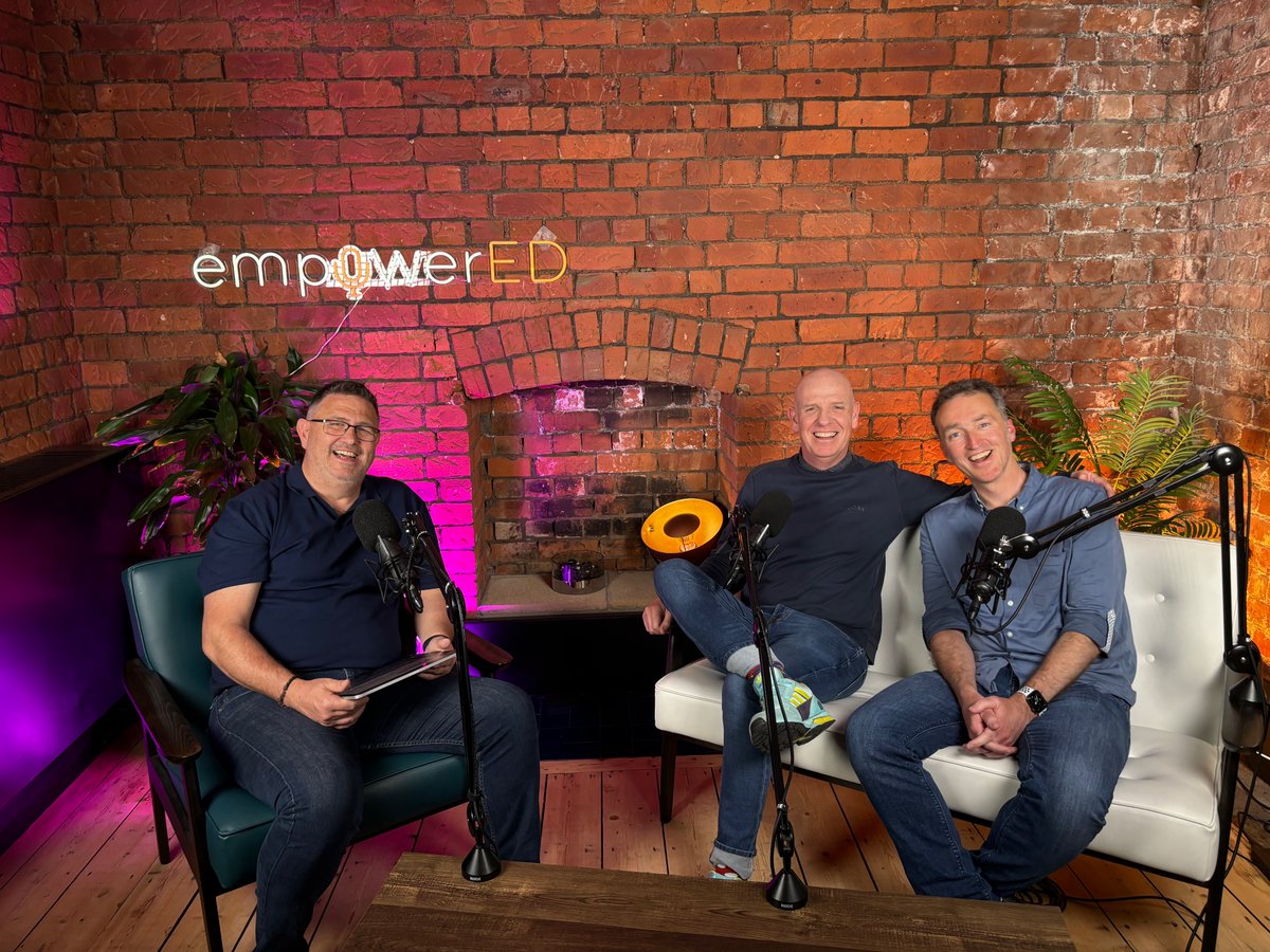 It was simply ace to sit down with @RickyB5 from @SyncStoreUK and good friend @oakes_dan from @stbartsRWB to discuss the importance of #digitalsignage to grow whole school communication. Thank you for the laughs while filming 🙂📽️📺
#edtech #avtweeps #switchonyoursignage