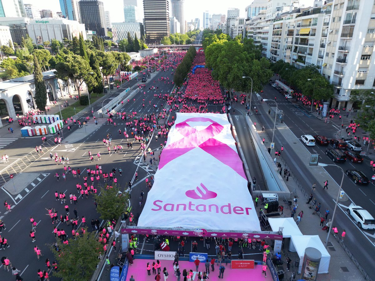 La Carrera de la Mujer vuelve a recibir el Sello de Evento Deportivo Sostenible que el @bancosantander y el @COE_es conceden en favor del desarrollo sostenible a través de los eventos deportivos para concienciar a la sociedad española 🙌🏼 @SantanderExp #MareaRosa