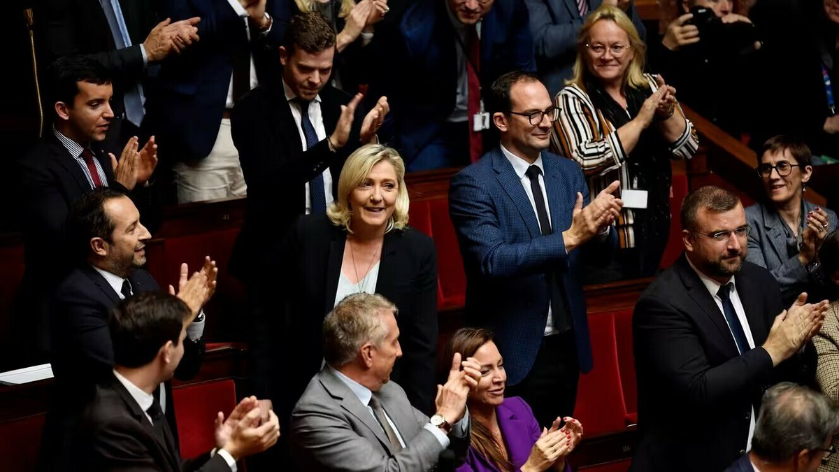 Le RN et LR viennent une fois de plus au secours de la Macronie. Main dans la main, les élus de ces trois familles politiques ont voté contre la proposition communiste visant à faire entrer la Sécurité sociale dans la constitution ➡️ l.humanite.fr/raQ