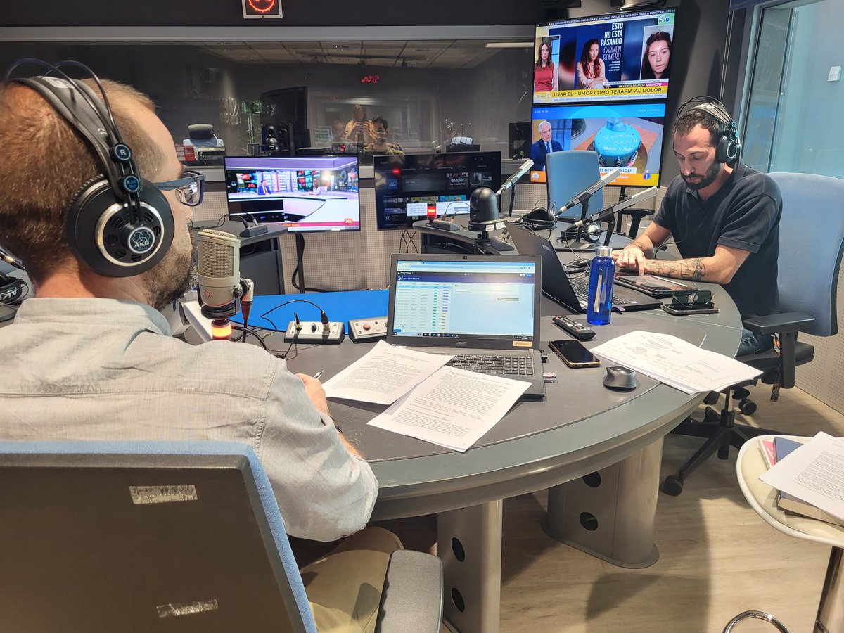 lacadiera_'s tweet photo. ¿Por qué nos gustan las series, documentales o podcast de true crime? Nos lo responde Benjamin Gaya desde el punto de vista de la antropología.  

Escúchale en directo⏯️https://t.co/oo2NoiUrmt https://t.co/fzlGcQcnvw