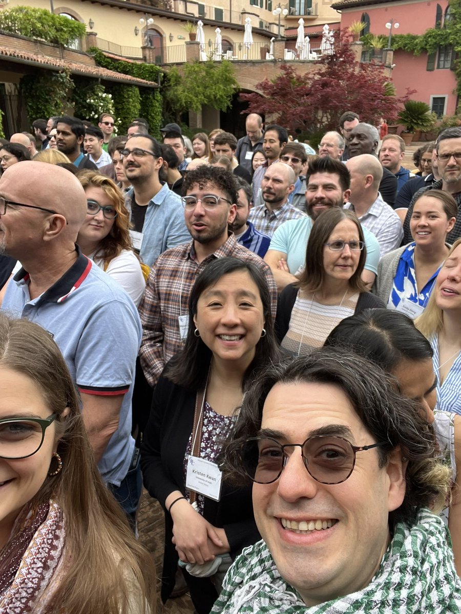 Juanonyme's tweet photo. Unofficial group photo #GRCVisualSystems with @BlockInTheBack https://t.co/WmmnnvtA38