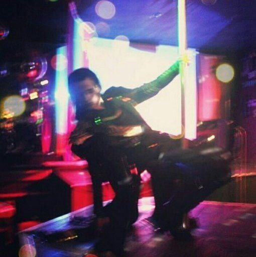 заказал приват танец от Локи. признаю, он хорош.