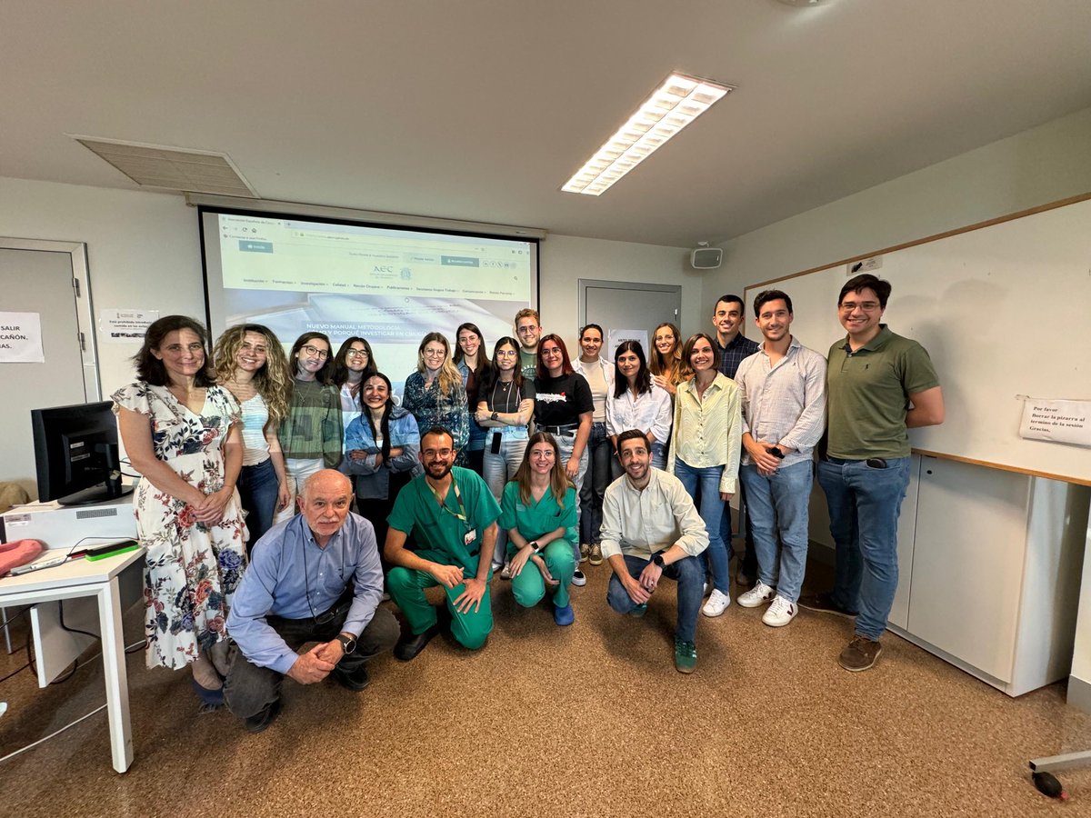 Una vez más, disfrutando con el Curso de proctología para residentes de la ⁦<a href="/aecirujanos/">aecirujanos</a>⁩ en las sedes de Valencia!! ⁦<a href="/flor_lorente/">Blas Flor Lorente</a>⁩ ⁦<a href="/coloproctoaec/">Coloproctología-AEC</a>⁩ ⁦<a href="/VicentePlaMarti/">Vicente Pla Marti</a>⁩ ⁦<a href="/JuanGarcaArmen1/">Juan García Armengol</a>⁩ ⁦<a href="/UCPSC/">Coloproctología</a>⁩ ⁦<a href="/sentotipic/">Vicent Primo Romaguera</a>⁩