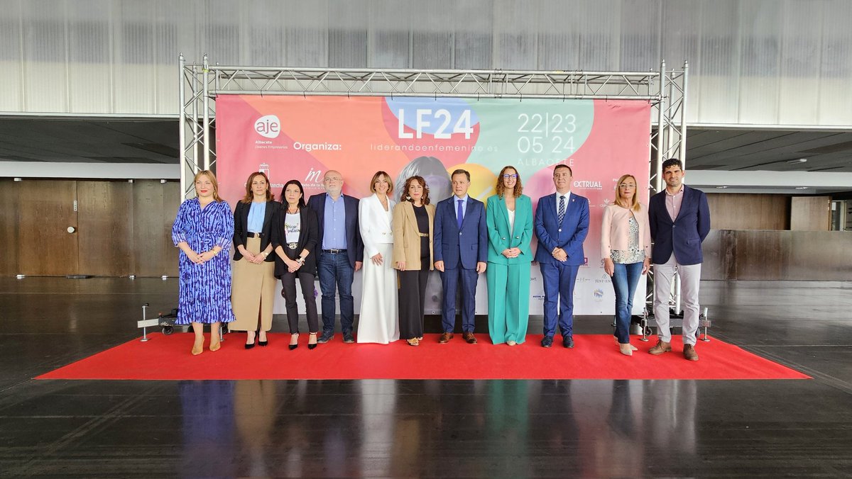 🚻 <a href="/santicenizate/">santi cabañero</a>, junto a <a href="/josetinajeros/">Jose Tinajeros</a>, ha participado en la inauguración del I Congreso Nacional de #LiderazgoFemenino de <a href="/CEAJE/">CEAJE</a> 🙋🏼‍♀️, un "#motor de #transformación #social y #económica con el que se avanza hacia una sociedad más fuerte", ha subrayado

🌐goo.su/Kx03a