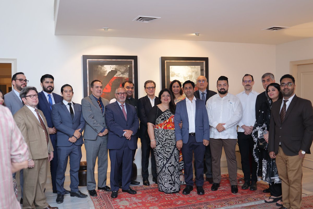 Chargé d'Affaires a.i. Abel Aballe @alephCuba 🇨🇺 participated in the launching ceremony of the Association of Hispanists and Spanish Teachers of India, which will contribute to the promotion of the Spanish language and the culture of Spanish-speaking countries in India 🇮🇳.