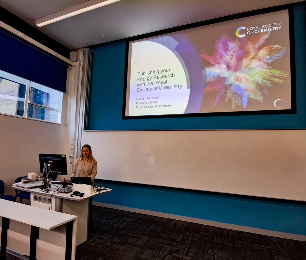 A pleasure to host Hannah Hamilton from the @RoySocChem who gave a great talk about the @RSC_Energy, @green_rsc, @RSC_Sus and @JMaterChem A portfolio and how we can publish our energy-focused research there. Some really nice insights! #RSC #EnergyFutures #Chemistry #Science