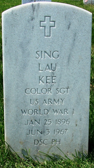 Some of the first Asian-Americans to be decorated for valorous service in combat served in the American Expeditionary Force in WWI. Among these was Color Sgt. Lau Sing Kee, a Chinese-American Soldier & the first Asian-American to receive the Distinguished Service Cross.

#AAPIHM