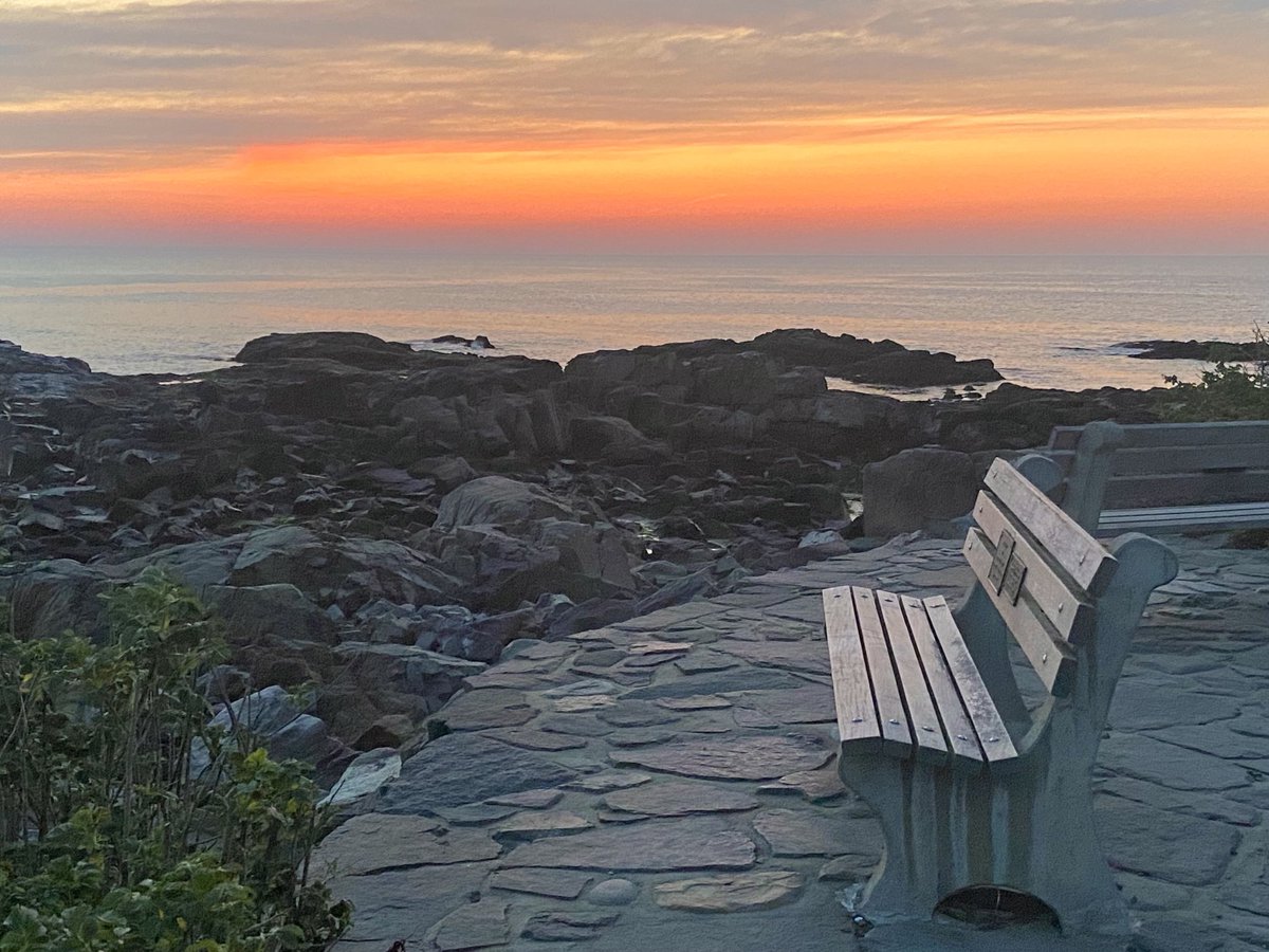 Chill out #ogunquit #maine #sunrise ⁦@JeffNBCBoston⁩ ⁦@SurfSkiWeather⁩ ⁦@1DegreeOutside⁩ ⁦@MichaelPageWx⁩ ⁦@susantran⁩ ⁦@CecyDelCarmenTV⁩ ⁦⁦@DeniseWX⁩ ⁦@KatSotnik⁩ ⁦⁦@JGodynick⁩ ⁦@StormHour⁩