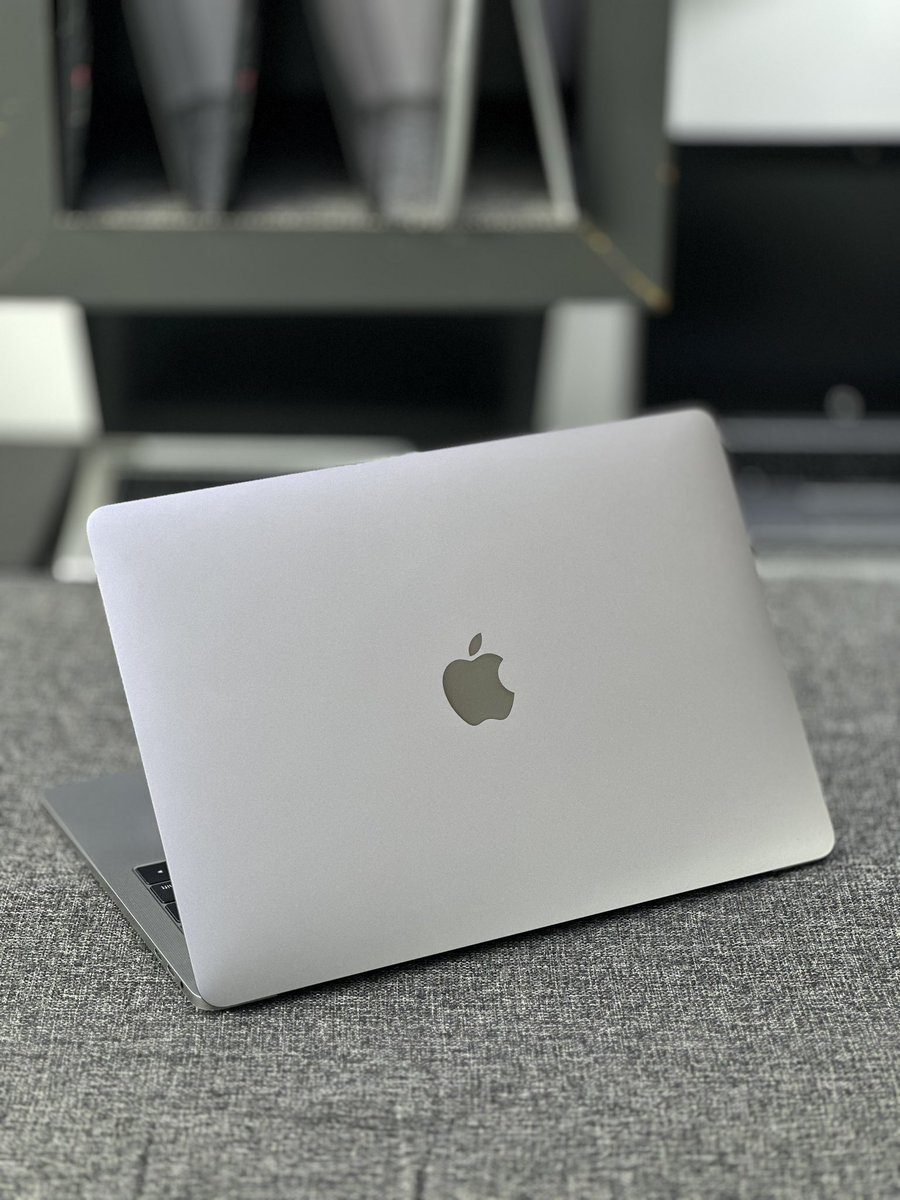 MacBook Pro (13-inch, 2017) Technical Specifications Space Gray 13.3-inch Retina display Touch Bar & Touch ID 3.1GHz Dual-Core Intel Core i5 512GB SSD 8GB RAM Intel Iris Plus Graphics 650 Four (4) Thunderbolt 3 (USB-C) ports Backlit Magic Keyboard Price 1,850,000Tsh