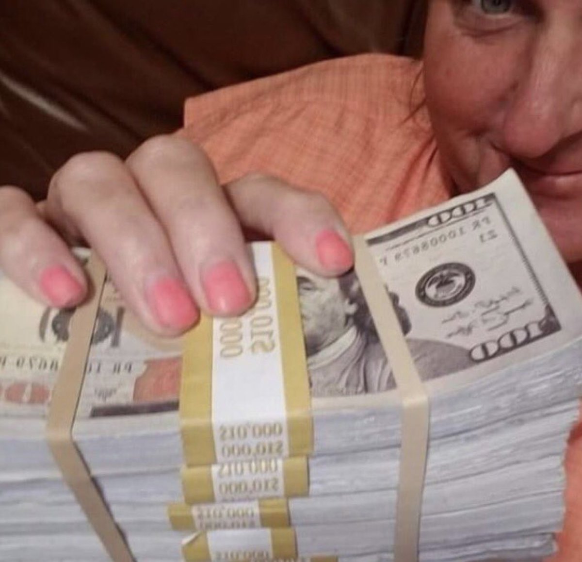 Good_Helper627's tweet image. Congratulations On Your Win Of $200,000.00 Darling 😍💋🎊