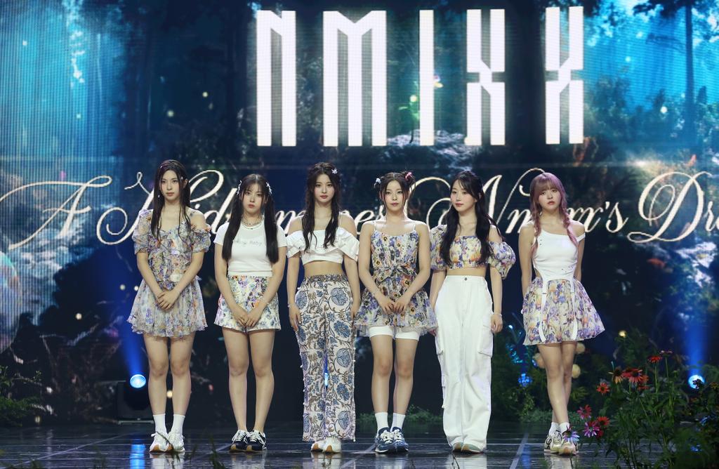 KpopArchiver's tweet photo. 230320 SHOWCASE
230711 SHOWCASE
NMIXX's photos have just been released! These are exclusively for my post. Feel free to enjoy and save them, but please do not use them for commercial purposes😉
#NMIXX #NSWER #SHOWCASE #LoveMeLikeThis #PARTYOCLOCK https://t.co/dPBSgjCLNZ