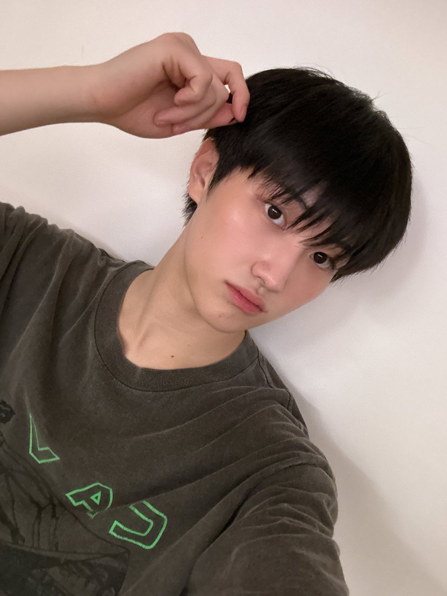 TNX_twt's tweet photo. 보고싶은 우리 땡스들 ...🩶

#THENEWSIX #TNX #더뉴식스
#최태훈 #TAEHUN https://t.co/iqlsQxCXqA