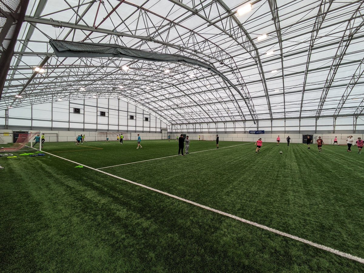 Last session completed with the S3 School of Football @StAndrewsRCHS. Kids have been a pleasure to work with and our @fifecollege HN Football Coaches can't thank them enough for their hard work over the course of the year!🙏All the best for moving into S4⚽️👍