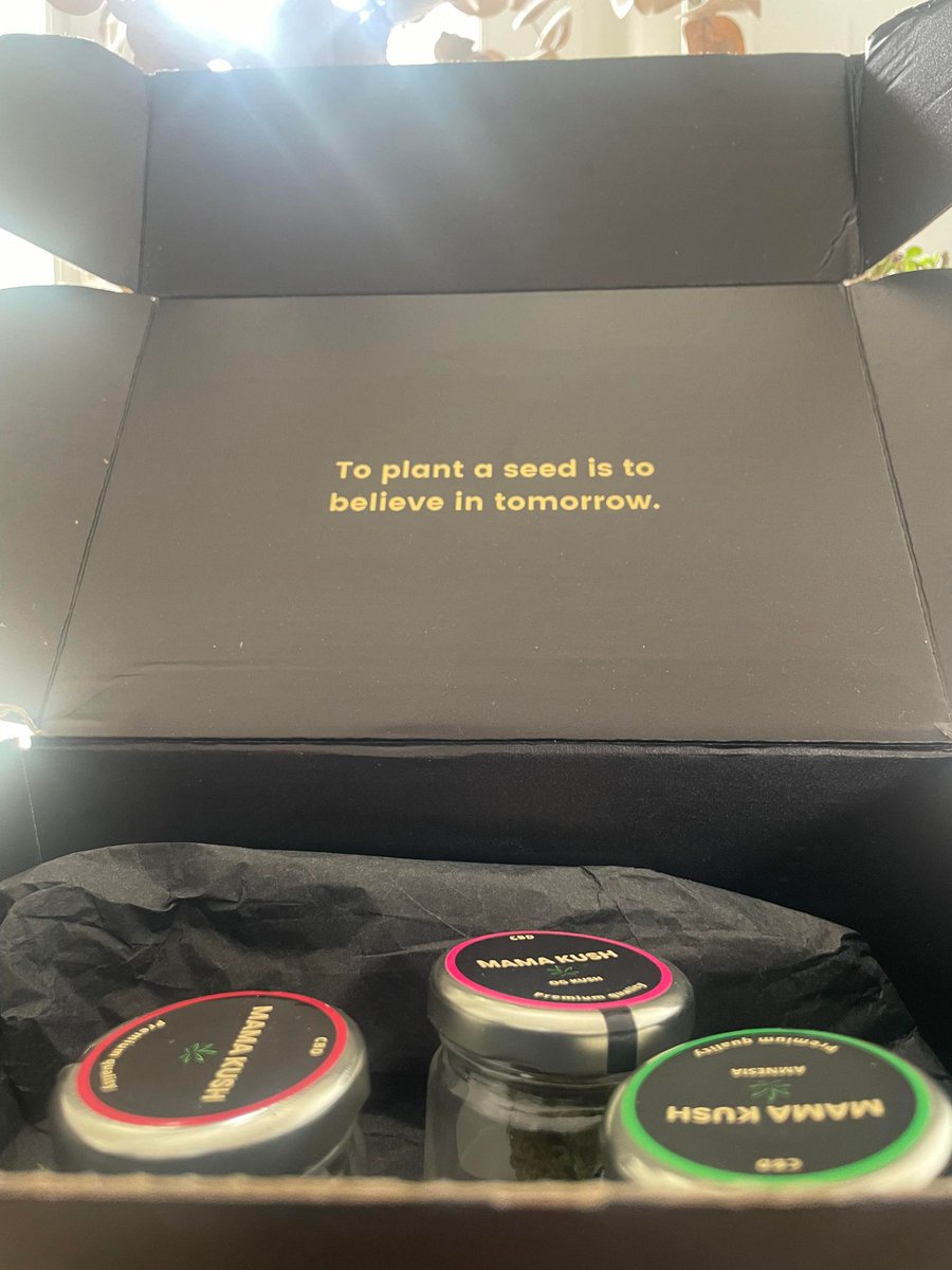 To plant a seed is to believe in tomorrow. #jeudiphoto