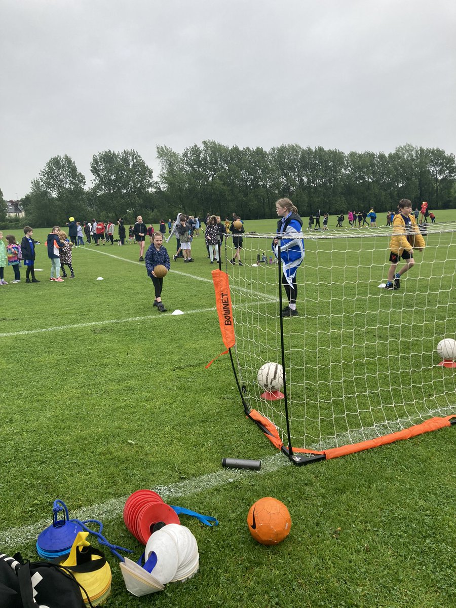 Braidbar Primary School & Nursery Class tweet media