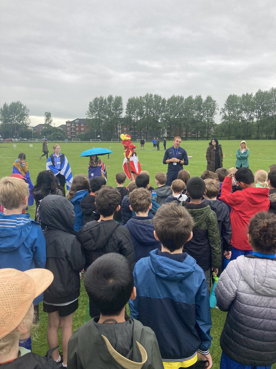 Braidbar Primary School & Nursery Class tweet media