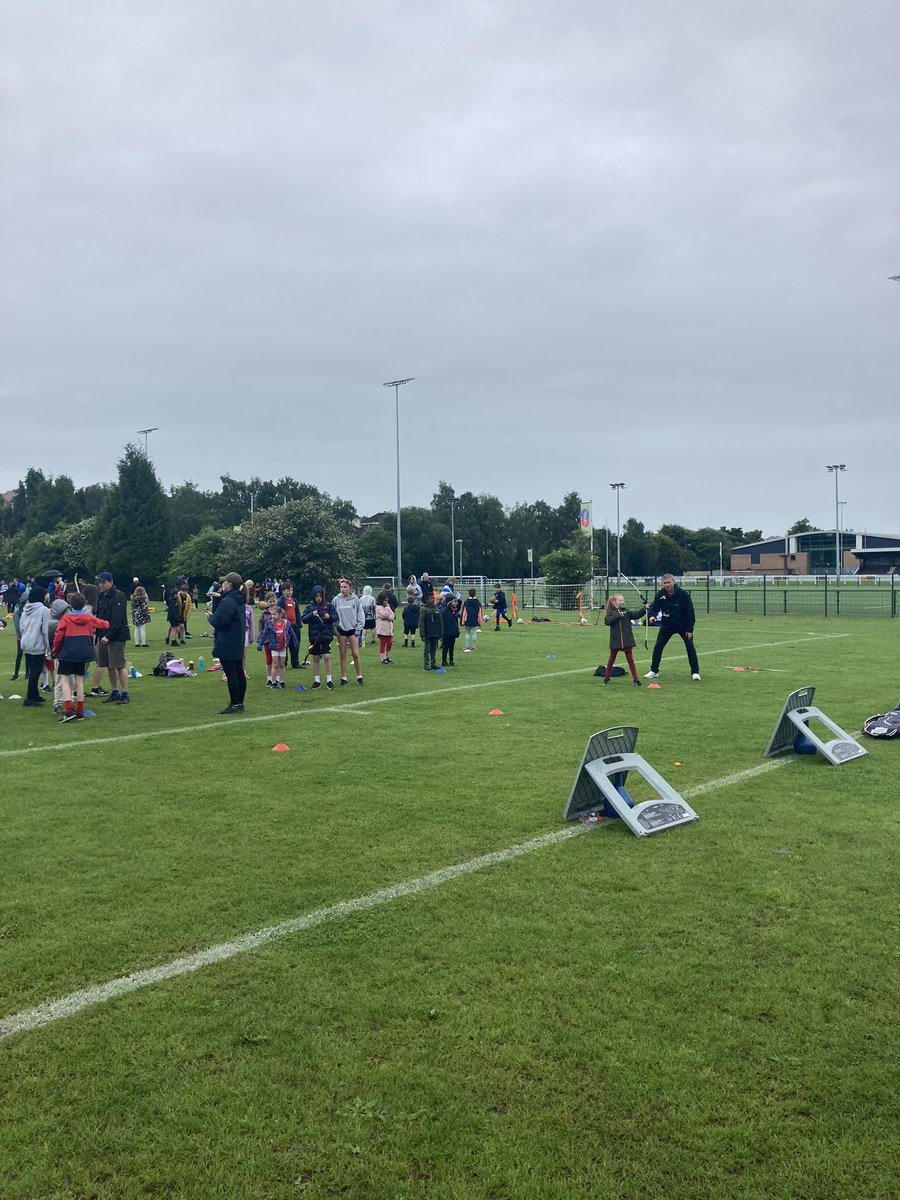 Braidbar Primary School & Nursery Class tweet media