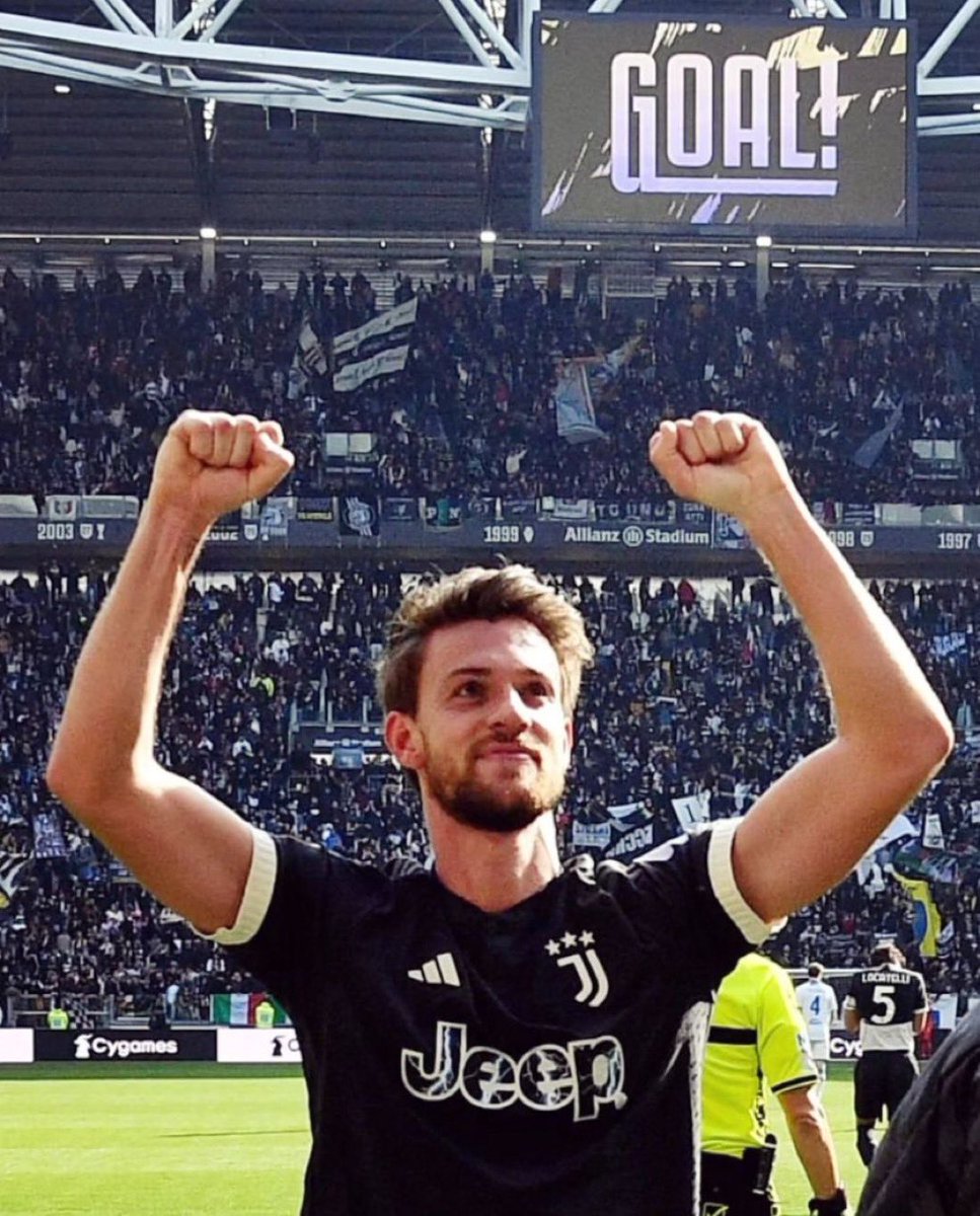 ‼️The moment when Daniele #Rugani will sign the new contract (which will bind him to Juve until 2026 with option 2027) could arrive already during the weekend. The defender has made an important choice and will earn about 30% less than the current 3mln € net received (@_Morik92_