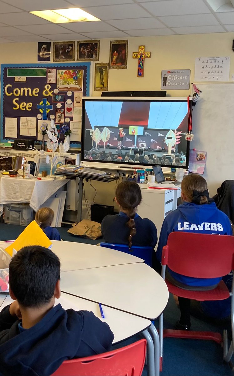 Really enjoying our session with @yassmin_a from the @hayfestival this morning in #STJYear6. Lots to think about and great advice on how to tackle racism in our world.