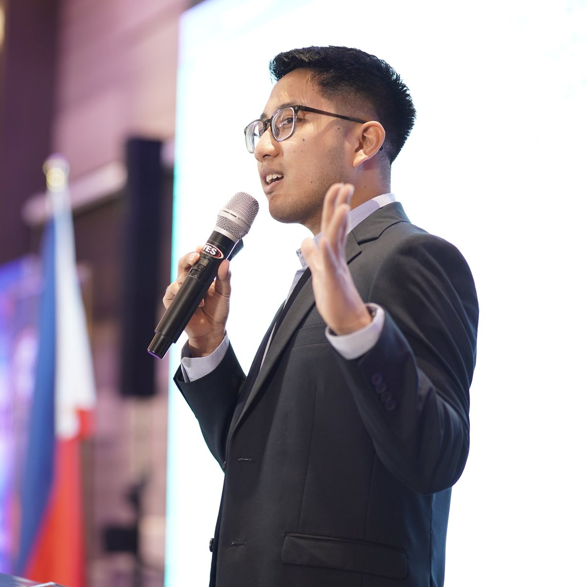 lcfragojr's tweet photo. For my first #professionaltwitter post! ๐
Presenting an analytics of capacity development pillars of LGUs in NCR. W/ our knowledge partner, #ai4gov, we clustered NCR LGUs into new groupings based on their capacities & needs, and generated pathways of actions for each grouping. https://t.co/441mYdkhpN