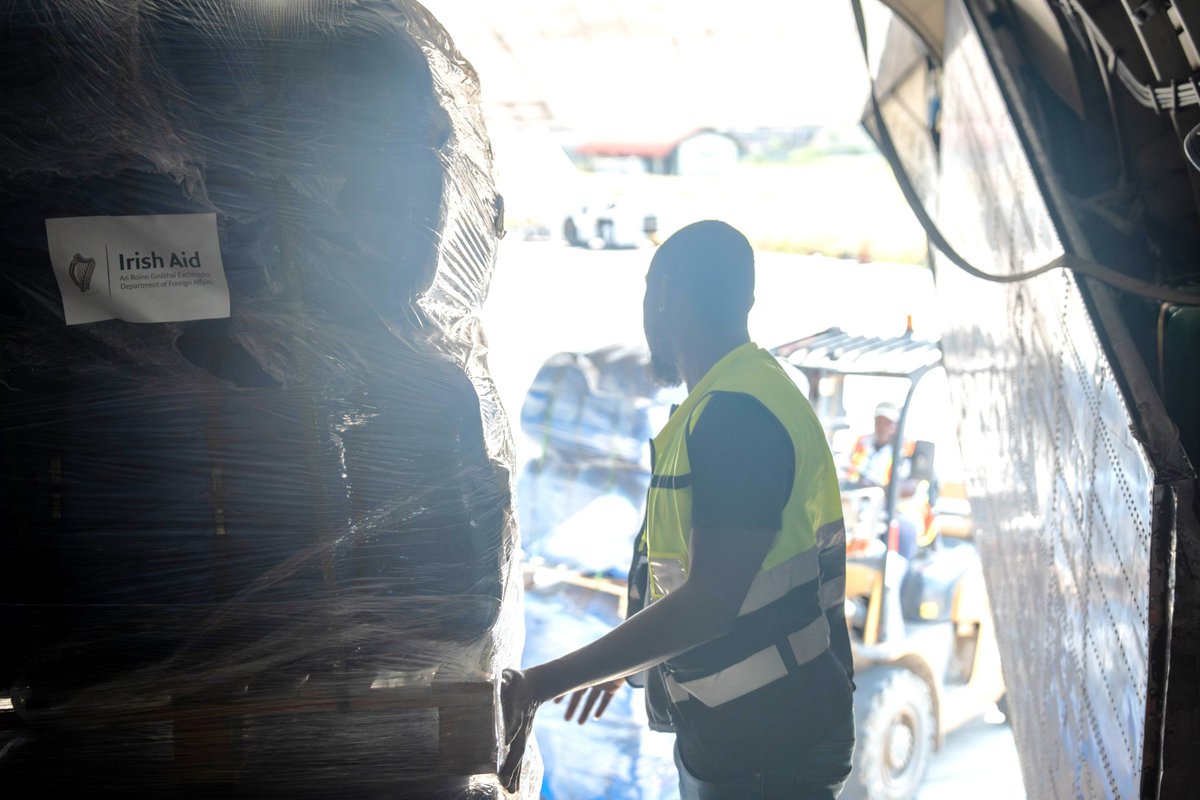 5000 blankets from Ireland’s Rapid Response stocks in @UNHRD Panama arrived in Haiti yesterday. They will be distributed by @UNmigration to those displaced by violence in Haiti. Thanks to @eu_echo for their support in coordinating & transporting this much needed humanitarian aid.