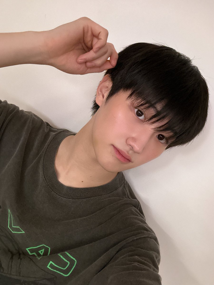 TNX1119's tweet photo. 한번만 찔러보자 제발 https://t.co/PLN3Ho6mJP