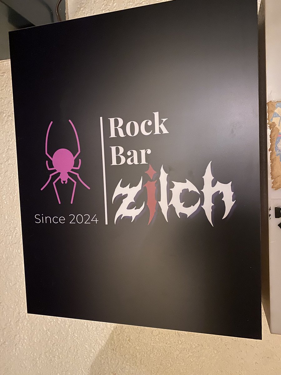 5月23日(木)、本日も21時からオープンです🈺
今夜はちょっと飲みたい夜ですね🍺
早い時間からもお待ちしてます♪
#RockBarzilch