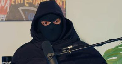 ESFERARED's tweet photo. Presuntamente han detenido de nuevo a #Alcasec,se desconoce el motivo exacto,liberado de prisión hace unos meses, actualmente parecía estar colaborando para enmendar el mal de sus acciones anteriores,tras su juicio,puede ser algún tema pendiente o bien no..esperemos mas info. https://t.co/IpgsRDdXNI