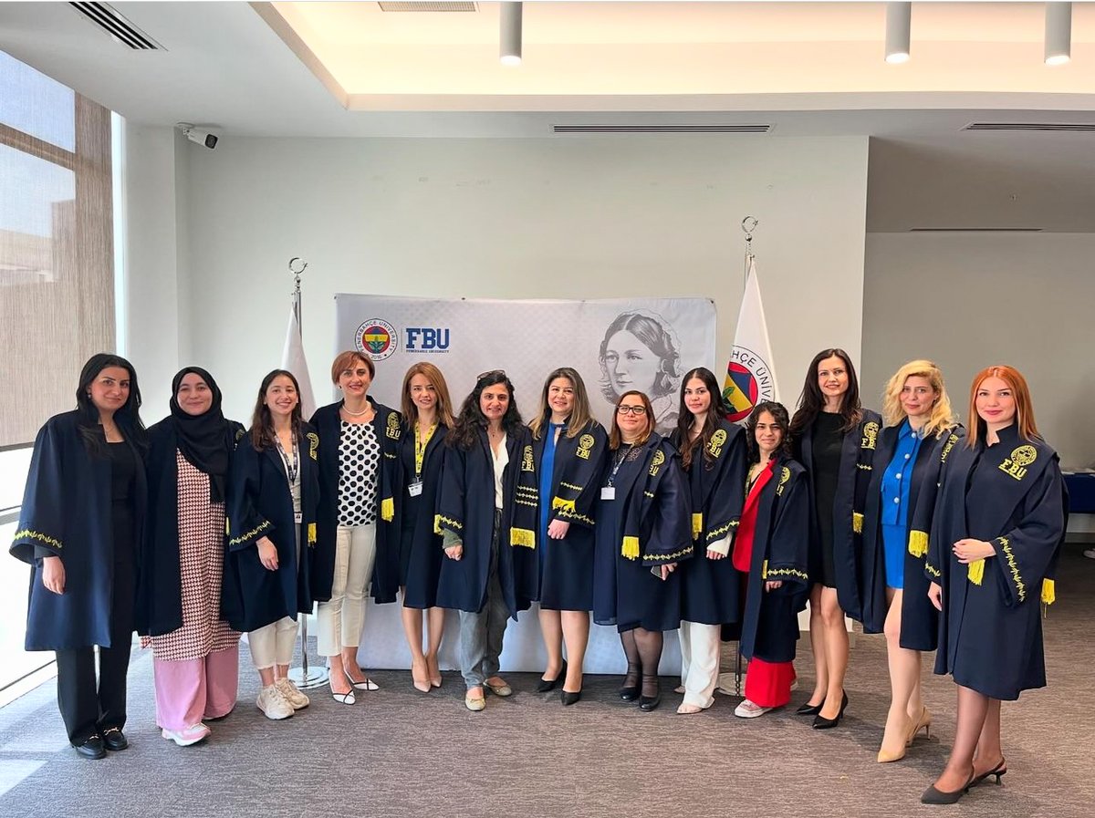 fbuniversitesi's tweet photo. Sağlık Bilimleri Fakültesi Hemşirelik Bölümü Türkçe Programı tarafından organize edilen “2024 Yılı Işık Alma Töreni” 4. Sınıf öğrencilerimiz ve velilerimizin katılımıyla birlikte gerçekleştirildi. https://t.co/rzTtvfKCwH