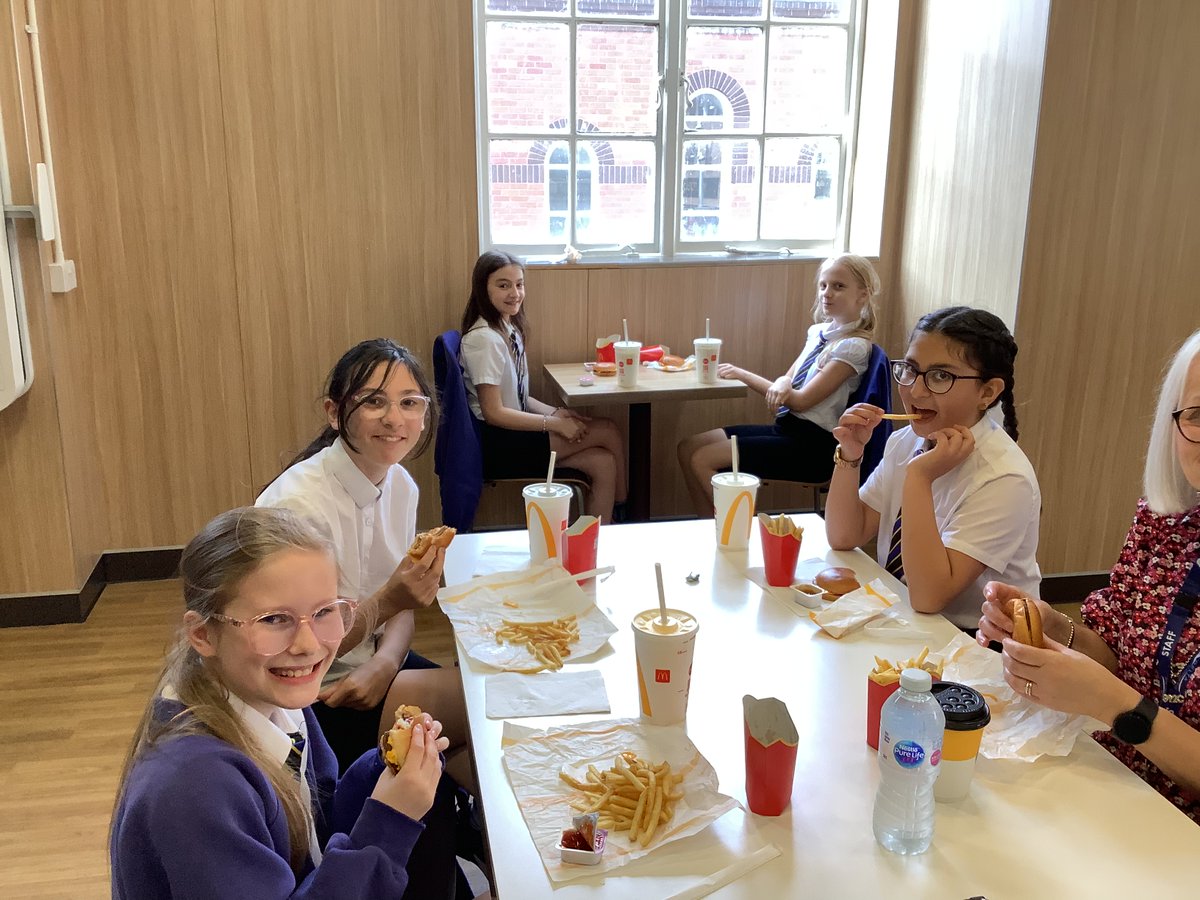 HMS Queen Elizabeth tweet media