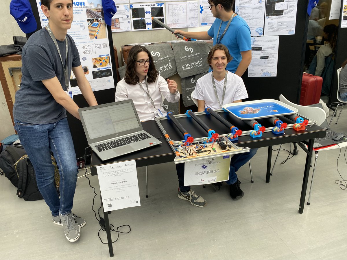 [OLYMPIADES, SUITE] Quelques photos des stands présents de la finale des Olympiades des sciences de l'ingénieur que nous accueillons Très nombreux projets en santé, robotique, électronique... Bravo à tous les étudiants impliqués ! Vainqueurs connus cet après-midi...