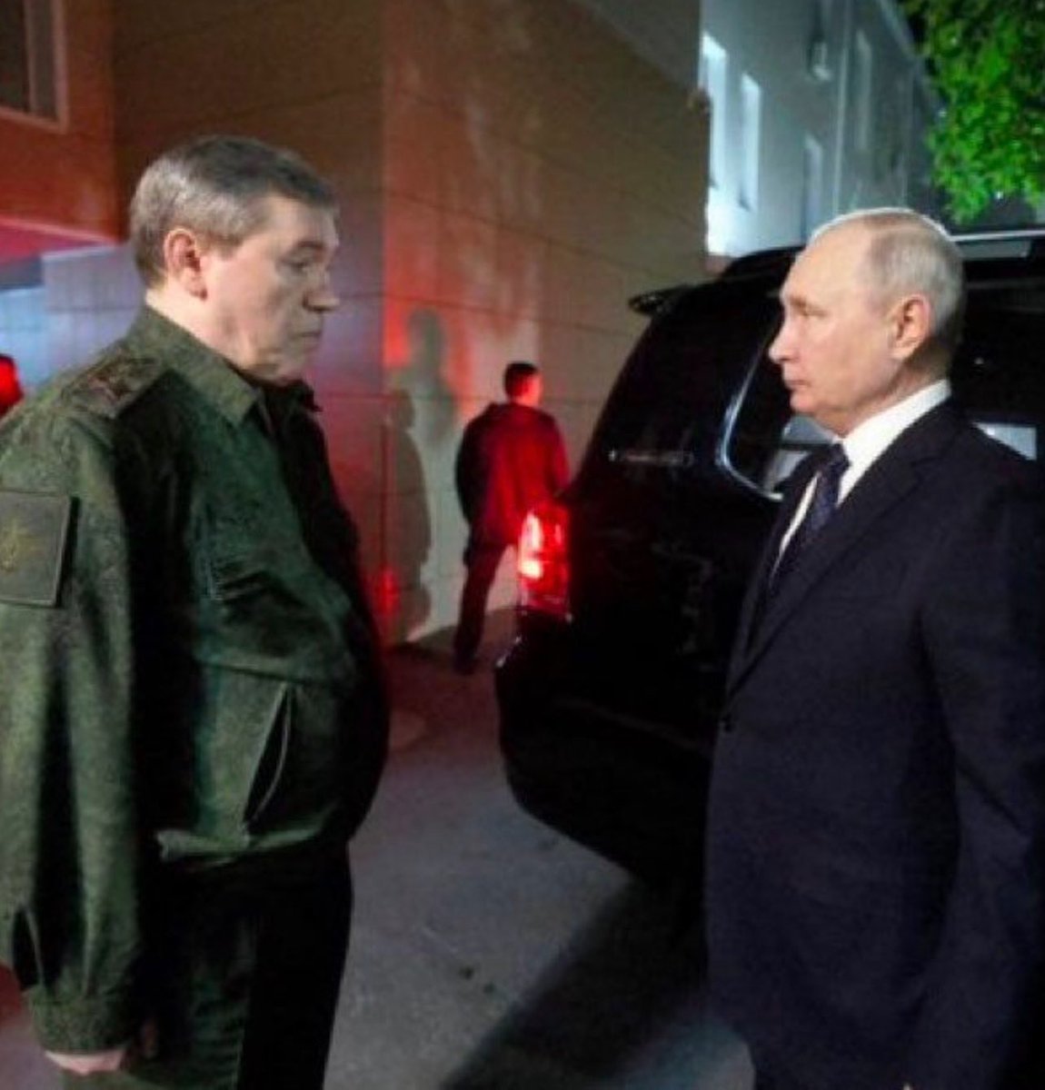 It is likely that Gerasimov will not hold his position for long. And the scheme of his removal will be identical to that of Shoigu. First, criminal cases against his deputies (which is already happening) and his inner circle and then 'honorable retirement'. What will happen